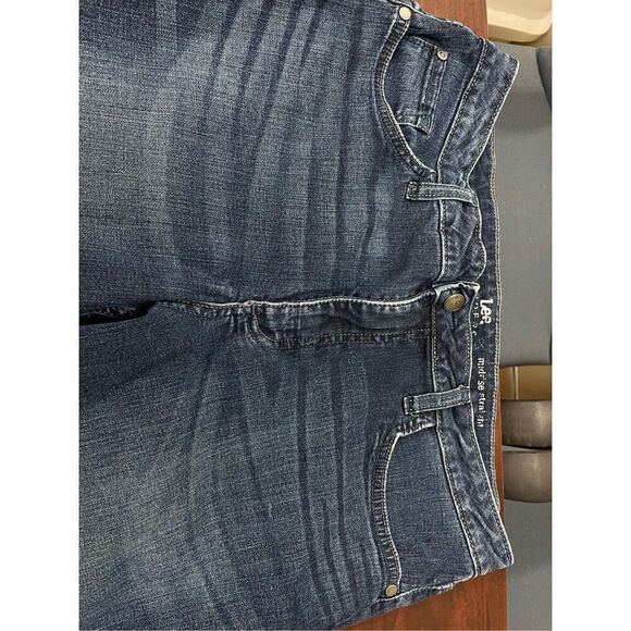 Lee Riders Mid-Rise Straight Women’s Denim Jeans - Picture 2 of 10